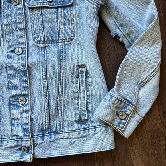 Abercrombie & Fitch Light Acid Wash Distressed Denim Jean Jacket XS - Picture 7 of 11